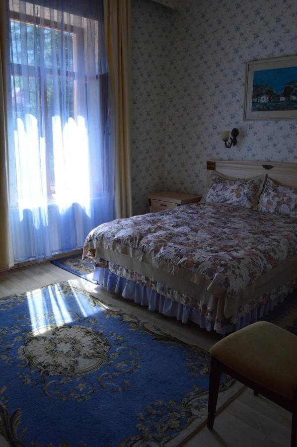 Vila Cerbul Albastru Hotel Монеаса Екстериор снимка